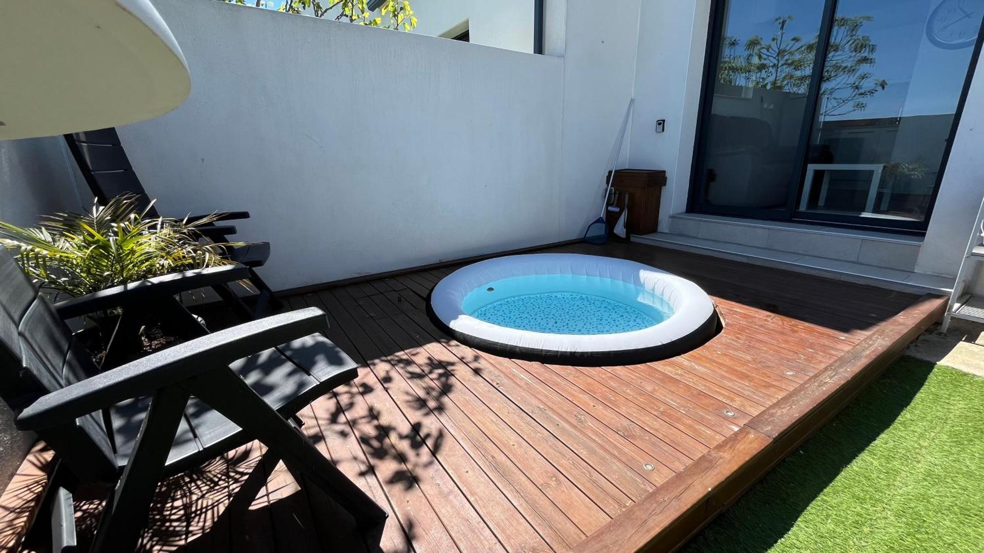 Appartement Avec Spa-Avril A Sept-Camargue 4 Personnes Saint-Laurent-dʼAigouze Esterno foto